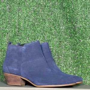navy suede boots